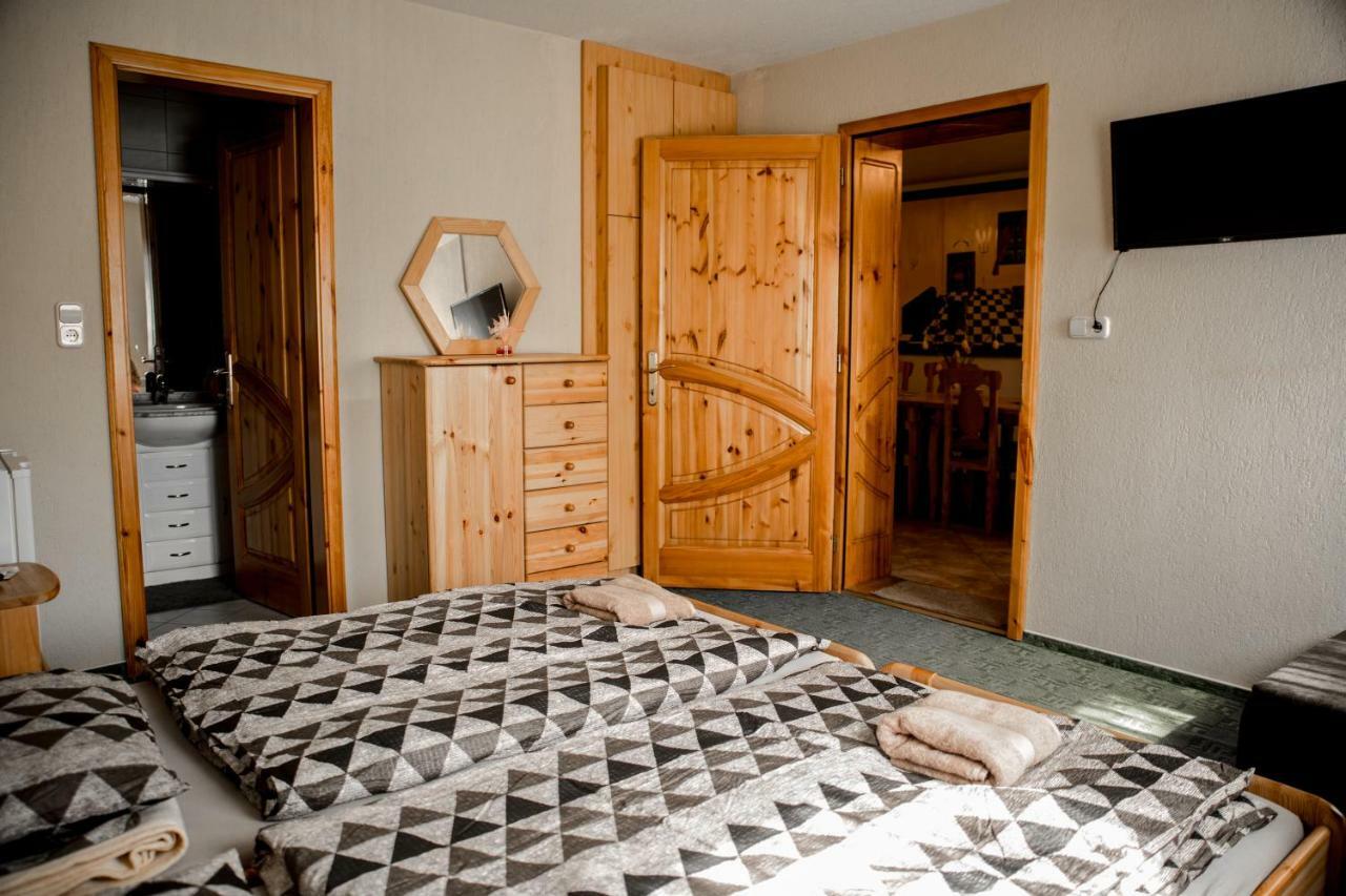 Hotel Berger Pince-Vendeghaz, Hajosi Pincek Zewnętrze zdjęcie